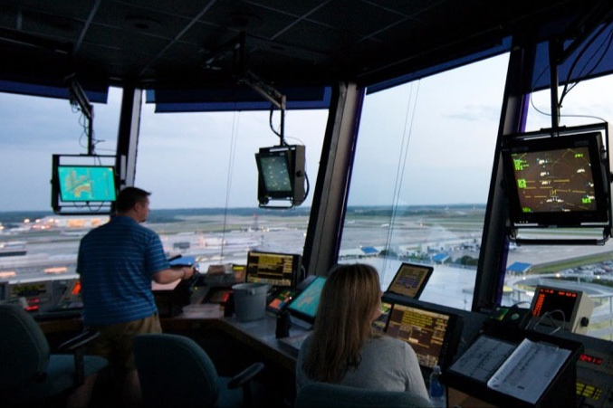 776 FAA Controllers and Techs To Receive $10,000 Bonus