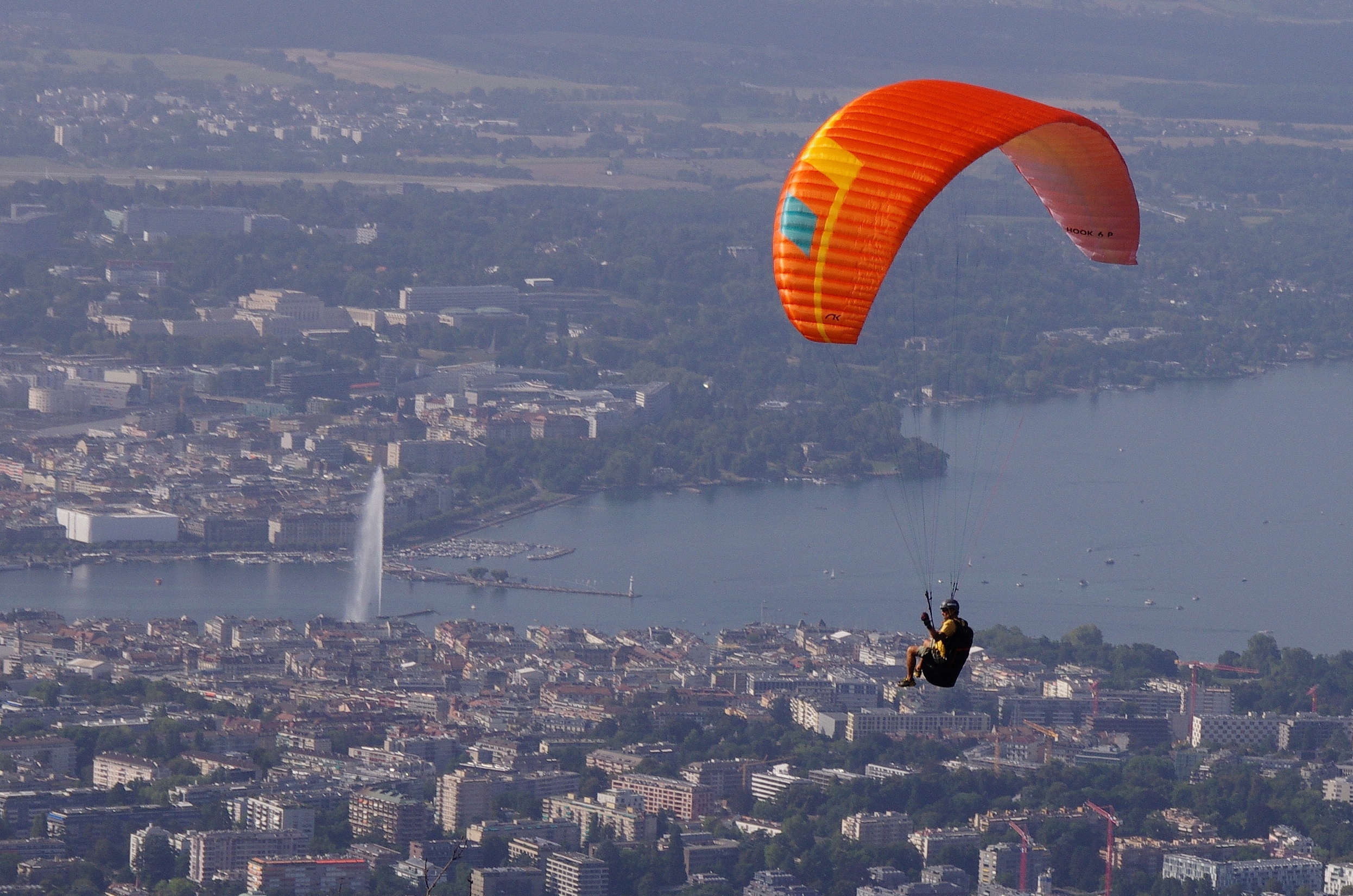 Paraglider in Geneva